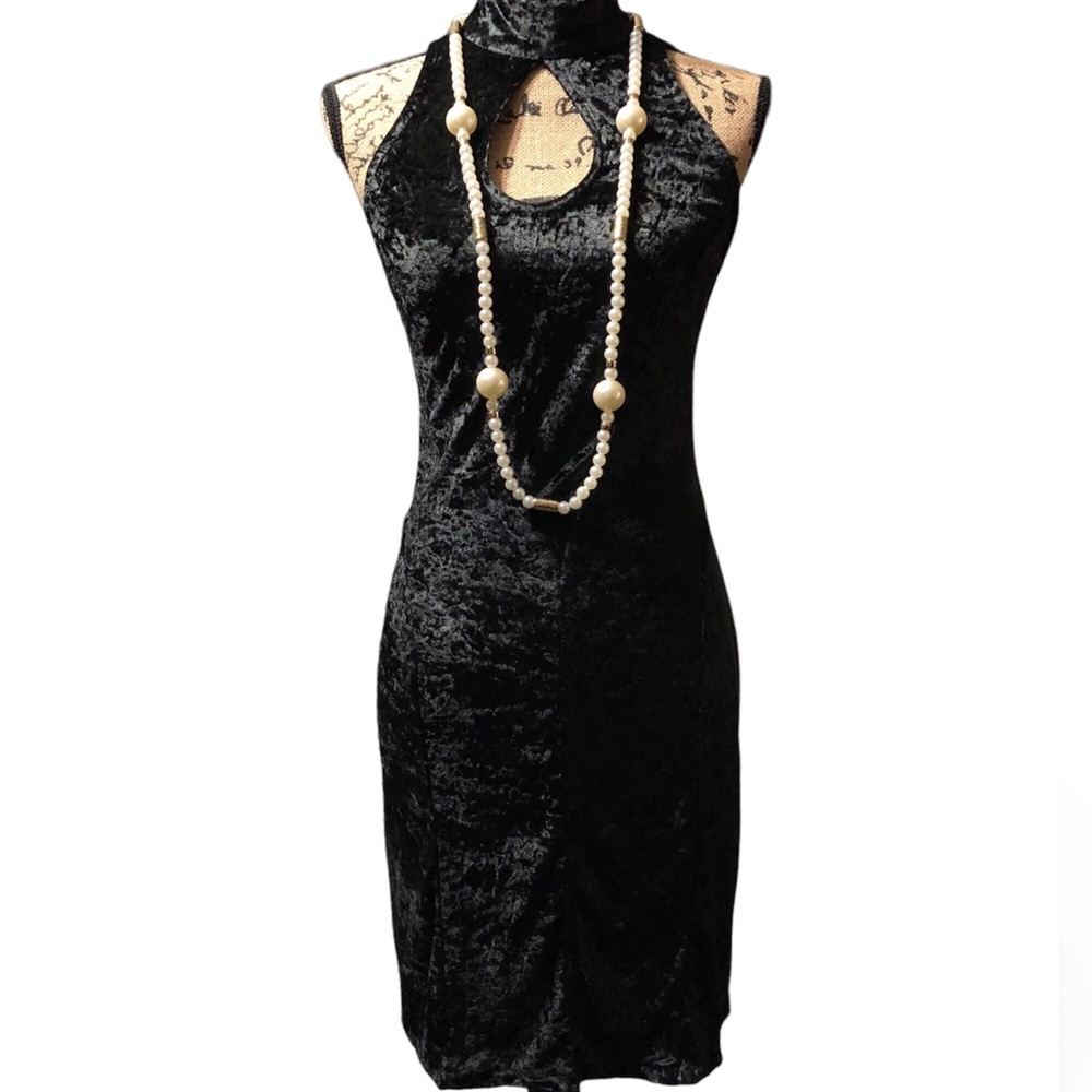 Vintage Carabella Crushed Velvet Chocker Style Dress w/Back Cutouts- SEXY♥️